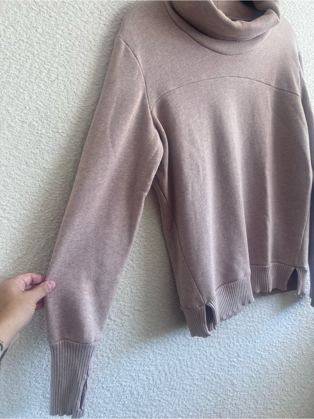 Alo Yoga Women’s Haze Pink Cowl Funnel Neck Pullover Sweatshirt Top Size Large - Picture 5 of 10